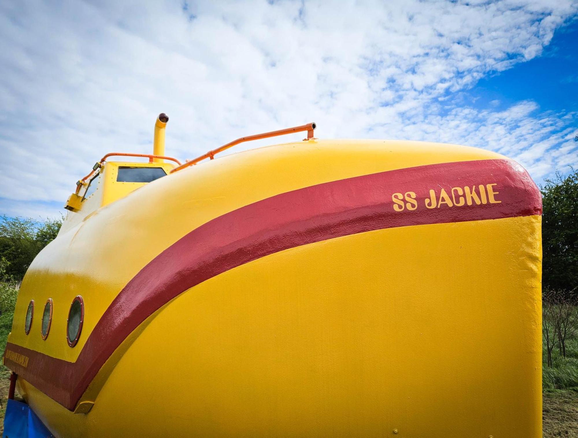 The Yellow Submarine 切达 外观 照片